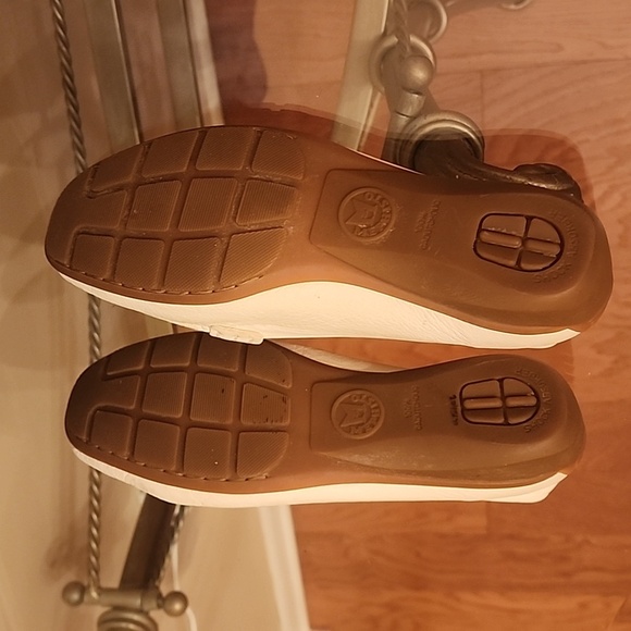 Mephisto off white  size 7M nwt - Picture 3 of 3